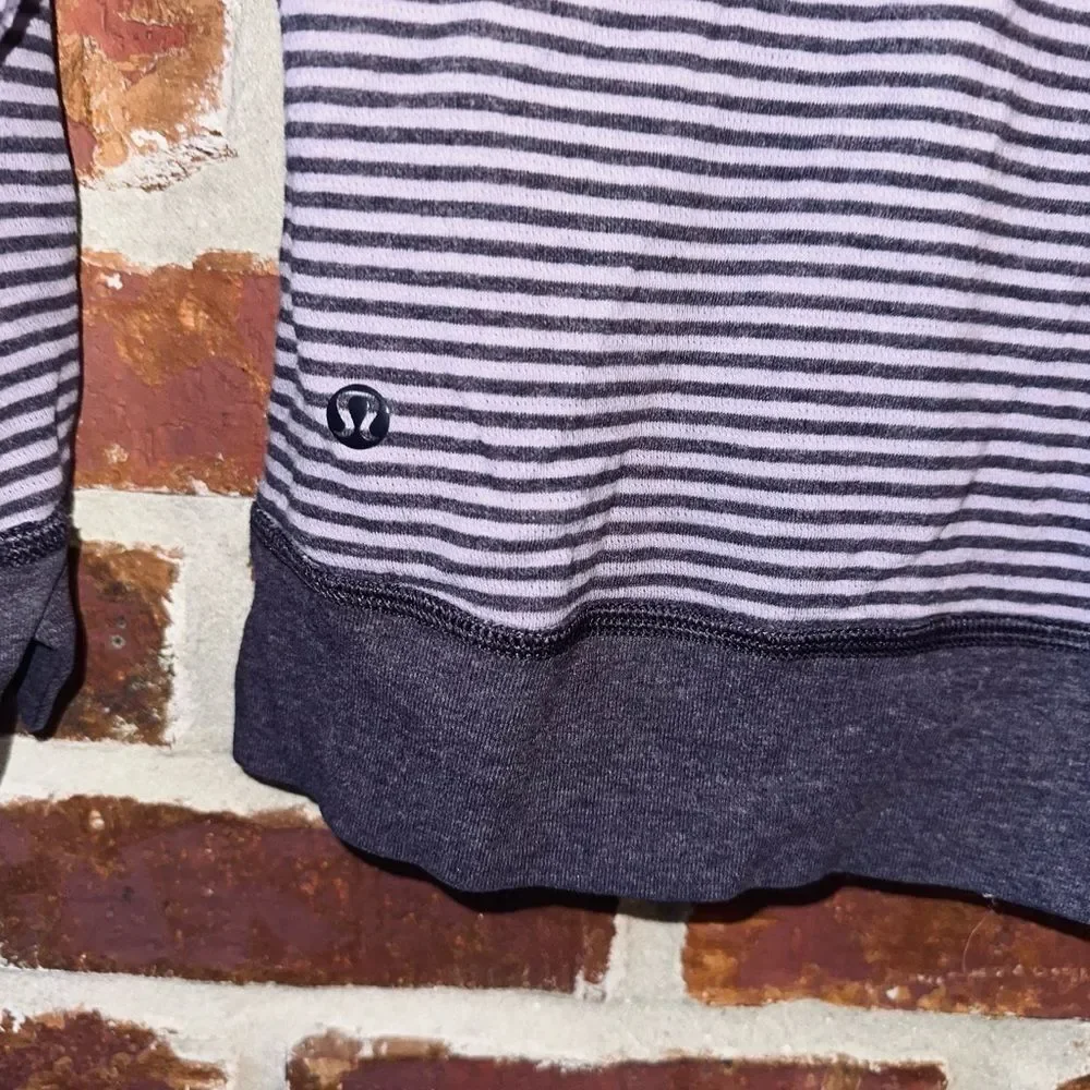 Lululemon reversible crewneck‎ pullover top